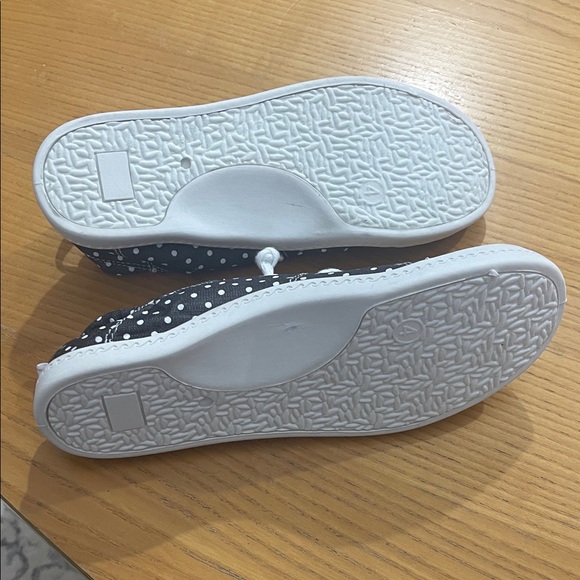 SO - Memory Foam Polka Dot Kids Shoes - Black/Dark Gray and White- 🆕 - Picture 4 of 7